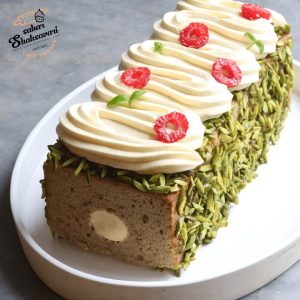 Travel cake with pistachio sample