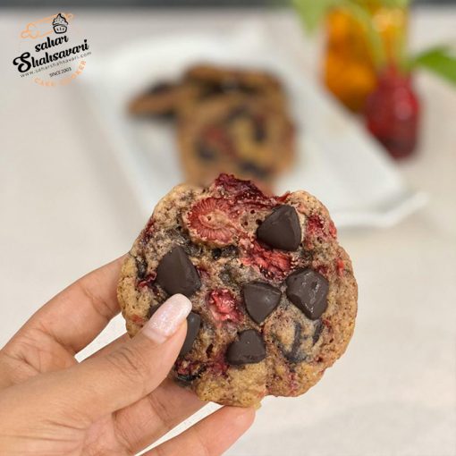 Chocolate and strawberry cookies